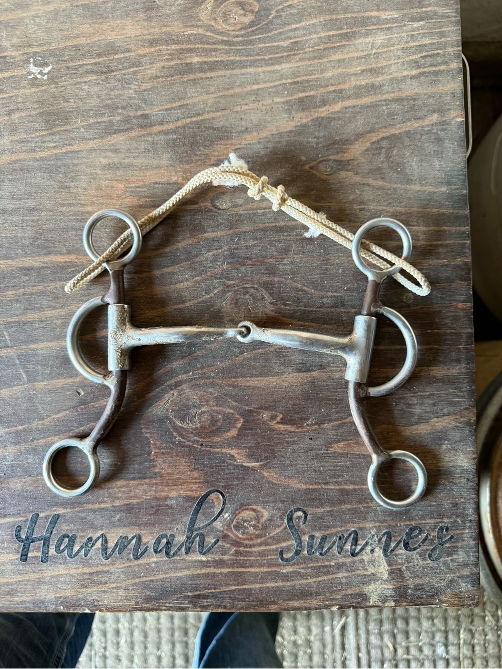Showman short shank snaffle